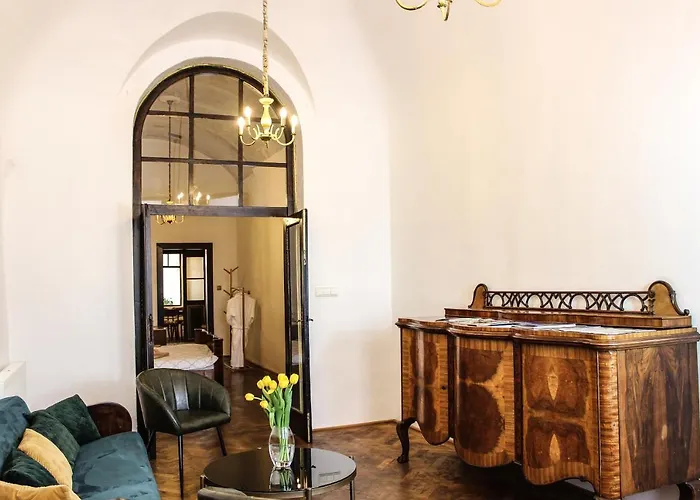 Roth\'S Apartment