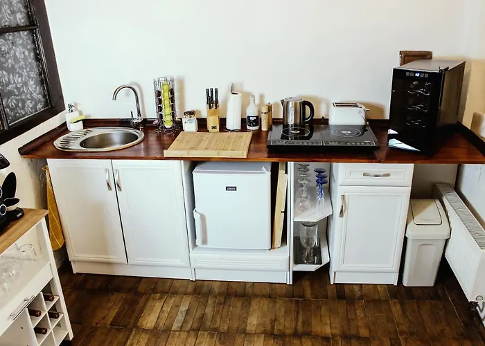 Roth\'S Apartment